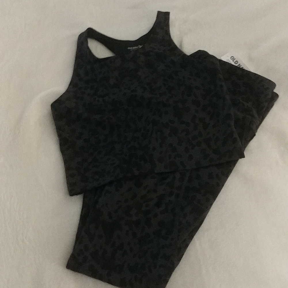 Old Navy Active wear outfits girls size 10 to 12